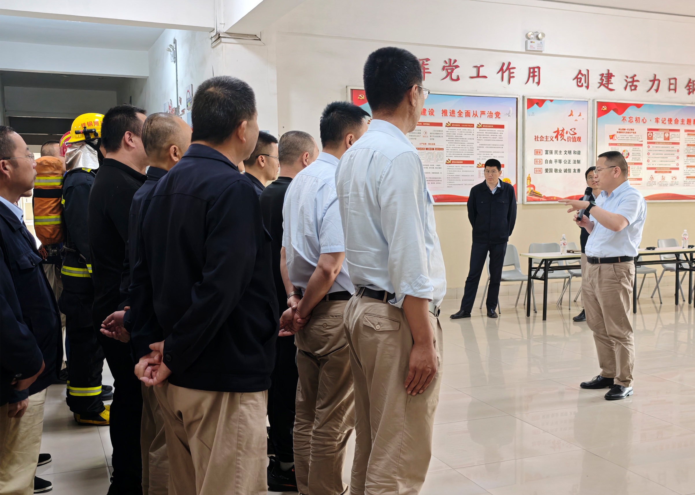 职工大学火灾事故现场处置方案演练5.jpg